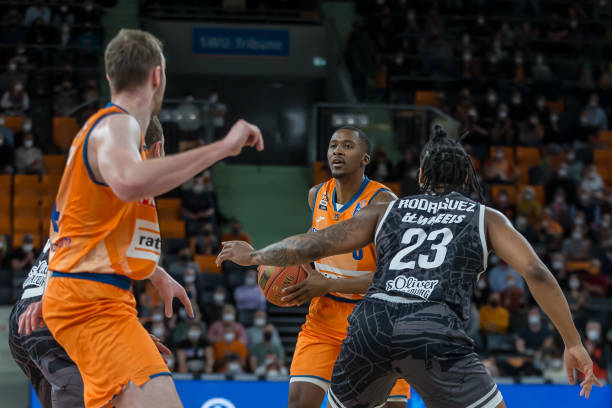 名更靠前 名更靠前