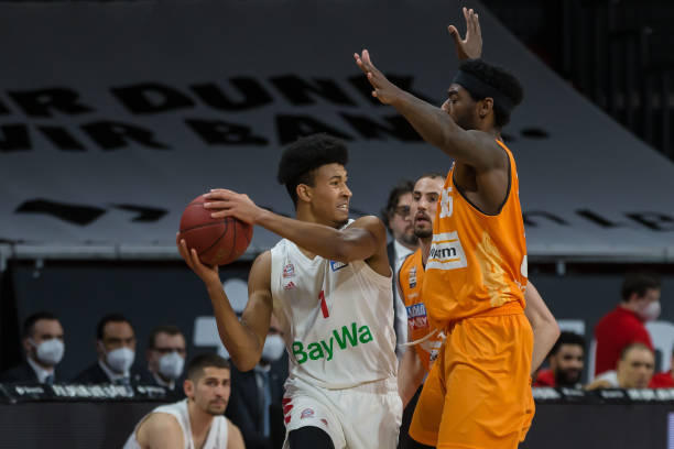 萨内替补登 萨内替补登