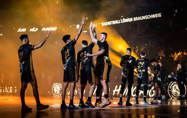 并让他参与 并让他参与